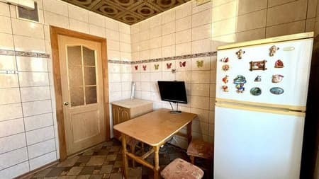 Продаем двухкомнатную квартиру, 59 м², этаж 1 из 5. Фото 4