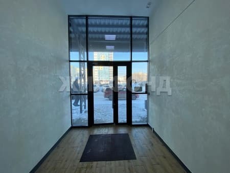 Продам трехкомнатную квартиру, 90.2 м², этаж 2 из 18. Фото 3