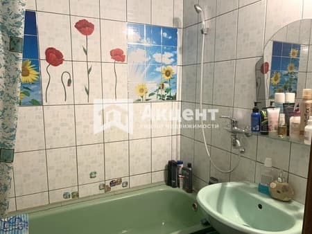 Продаю двухкомнатную квартиру, 52 м², этаж 2 из 9. Фото 2