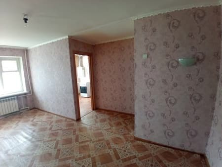 Купить двухкомнатную квартиру, 43 м², этаж 2 из 3. Фото 1