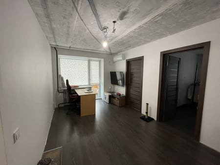 Купить трехкомнатную квартиру, 63.2 м², этаж 2 из 5. Фото 3