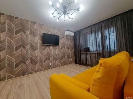 Продаем двухкомнатную квартиру, 44 м², этаж 4 из 5. Фото 1