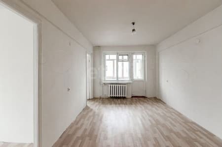 Продаю двухкомнатную квартиру, 49.4 м², этаж 3 из 5. Фото 7