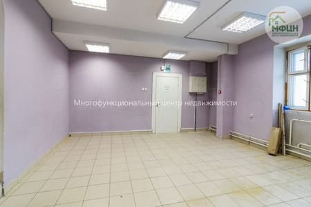 нежилое здание, 270 м²