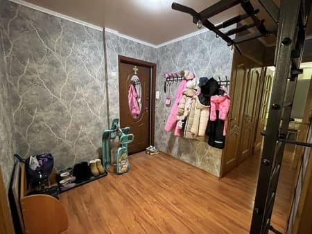 Продаю трехкомнатную квартиру, 63 м², этаж 2 из 5. Фото 2