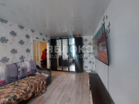 Продаю трехкомнатную квартиру, 60 м², этаж 5 из 5. Фото 1